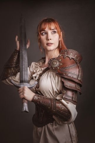 Hombrera de cuero Alastor