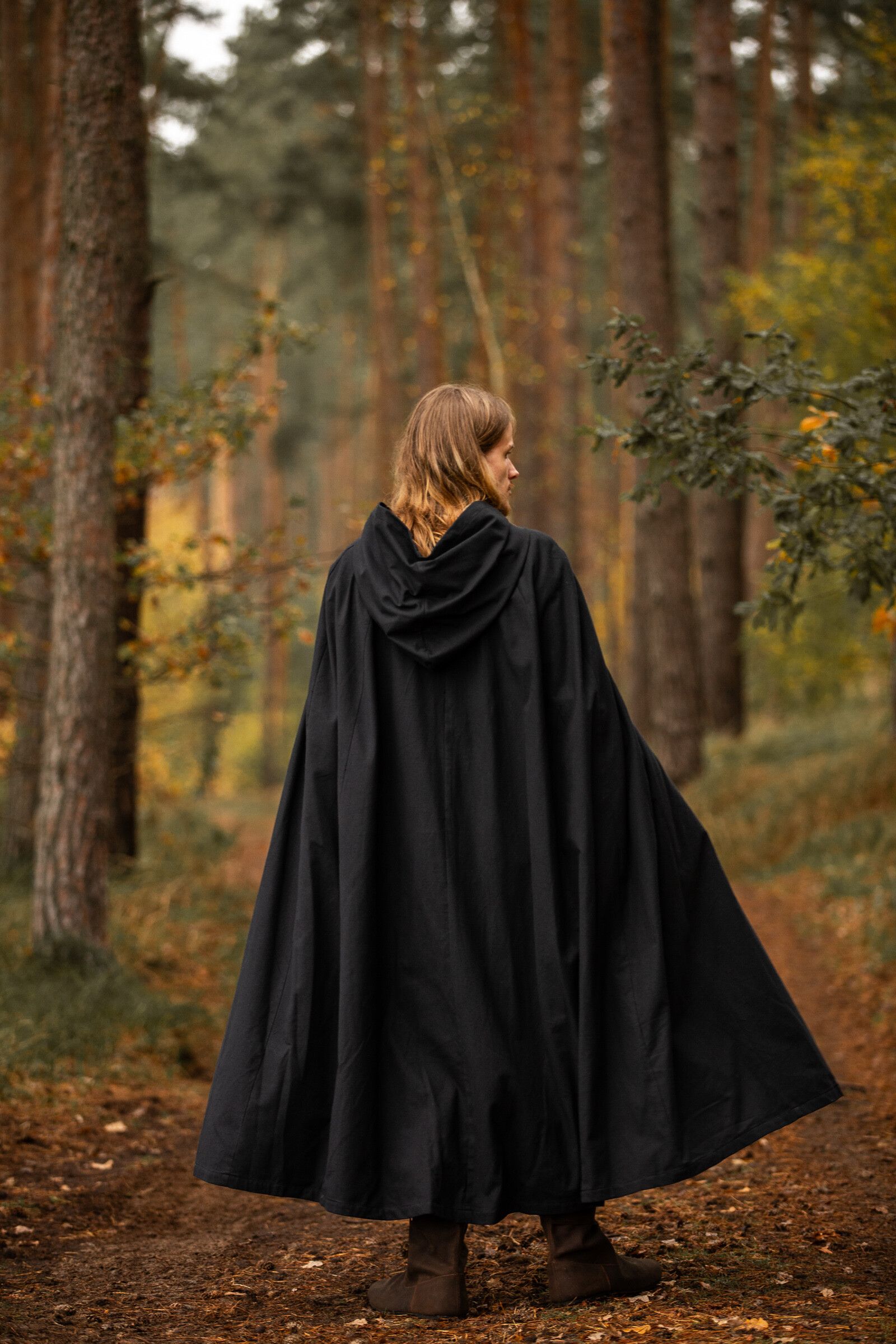 Capa medieval Johannes - Negro - Imagen 3